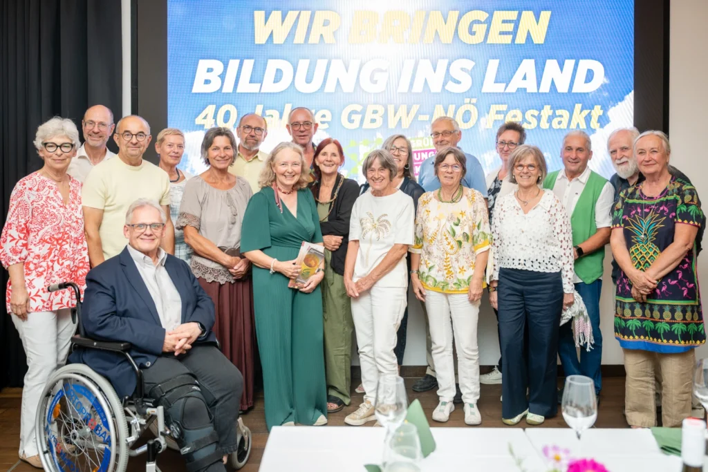 Menschen bei der 40 Jahr Feier