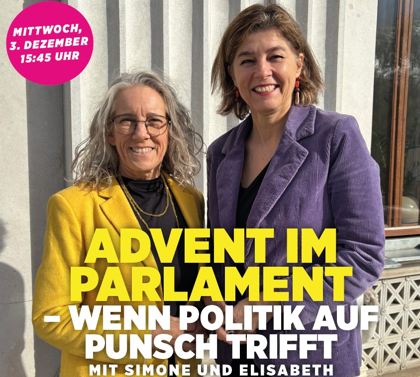 Simone und Elisabeth vor dem Parlament
